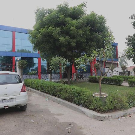 Hotel O Mulaqat Dadri Extérieur photo